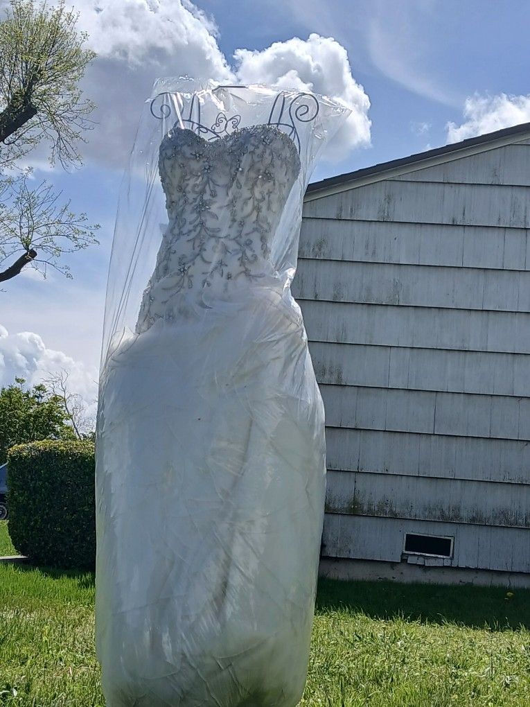 Beautiful Wedding Dress Size 8