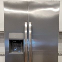 Frigidaire Refrigerator, French Doors