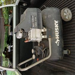 Husky 8gal Air Compressor, Works Great 