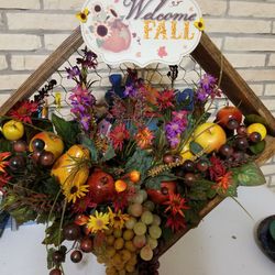 Farm House Fall, Halloween,  and Thanksgiven Wall Floral Arrangement . Can Be Used In The Wall  or On A Table On A Shelf! Great for A Gift Idea.!!!