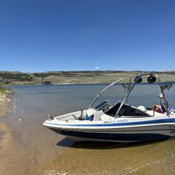 2004 Tahoe Q4 Deck Boat w/ 4.3L Merc