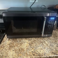 Microwave Oven - Countertop