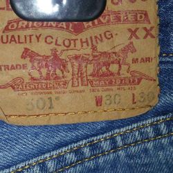 2 PAIRS 501 LEVIS BUTTON FLY STRAIGHTS