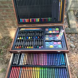 Art Kit With Sketchbook