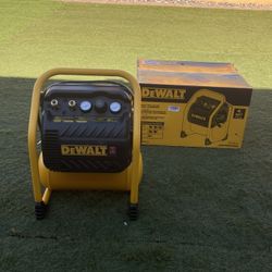DeWalt 2.5gal Portable Compressor 