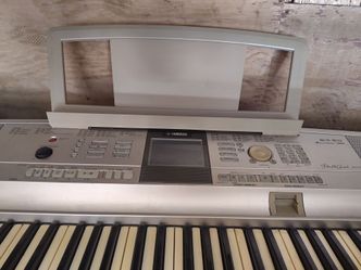 Yamaha portable Grand piano DGX-505🎶