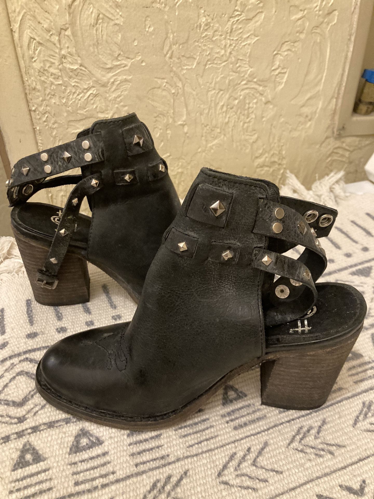 Black Leather Ankle Strap Western Booties