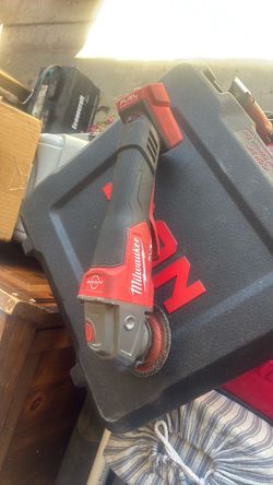 Milwaukee 2880-20 M18 FUEL 18V Lithium-ion Cordless 4-1/2'' / 5'' Grinder