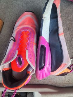 Nike womens athletic shoes