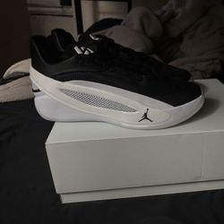 Jordan Luka 5 Black & White  Size 9