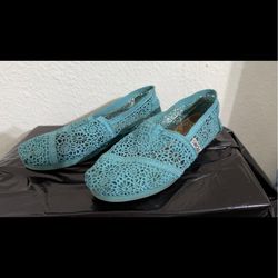 Cute TOMS Lace Flats – Size 7
