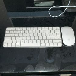 Apple Keyboard 