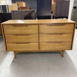 Mid Century Modern Solid Wood 6 Drawer Dresser - See Page For Matching Chest