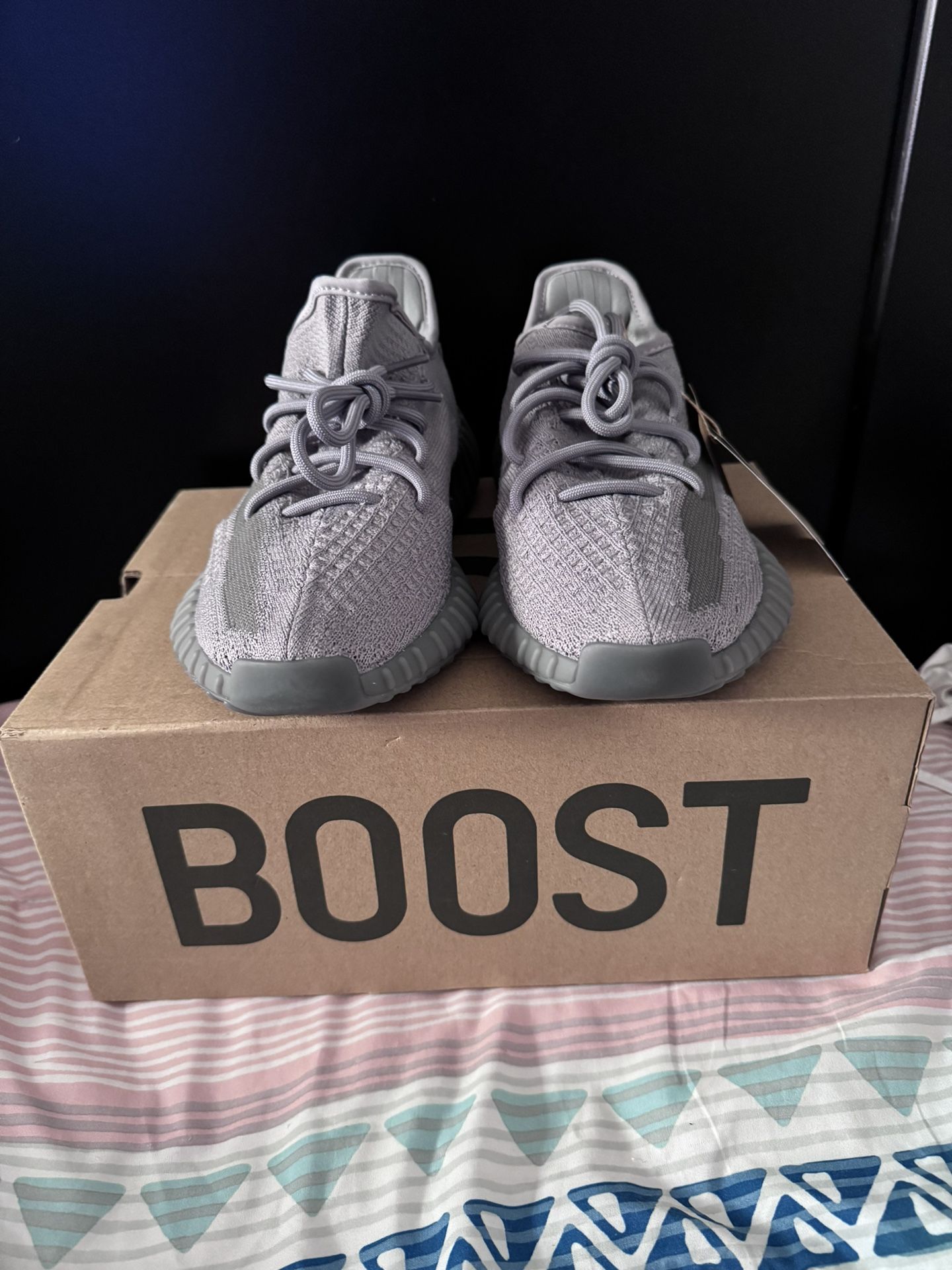 Yeezy Boost 350 V2 Steel Grey Size M