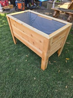 Custom Cedar Wooden Planters 🪴 / Planteros Hechos de Madera Cedar 🪴