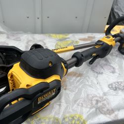 DEWALT 60V MAX Brushless Cordless Battery Powered String Trimmer (Tool Only)
