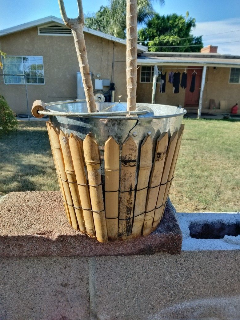 PLANT POT BUCKET