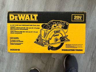 DeWalt Saw