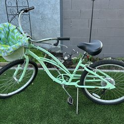 Girl’s 7 Speed Electra Cruiser Bike