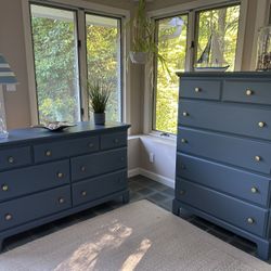 Beautiful Matching Solid Wood Dressers – Newly Refinished