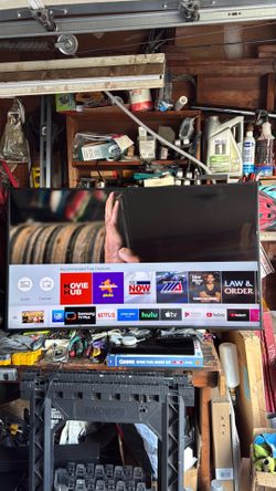 55” Samsung Smart curved tv works great with free wall bracket