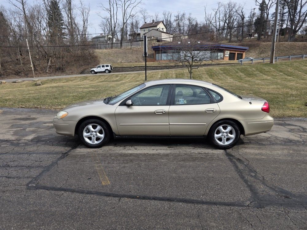 2001 Ford Taurus