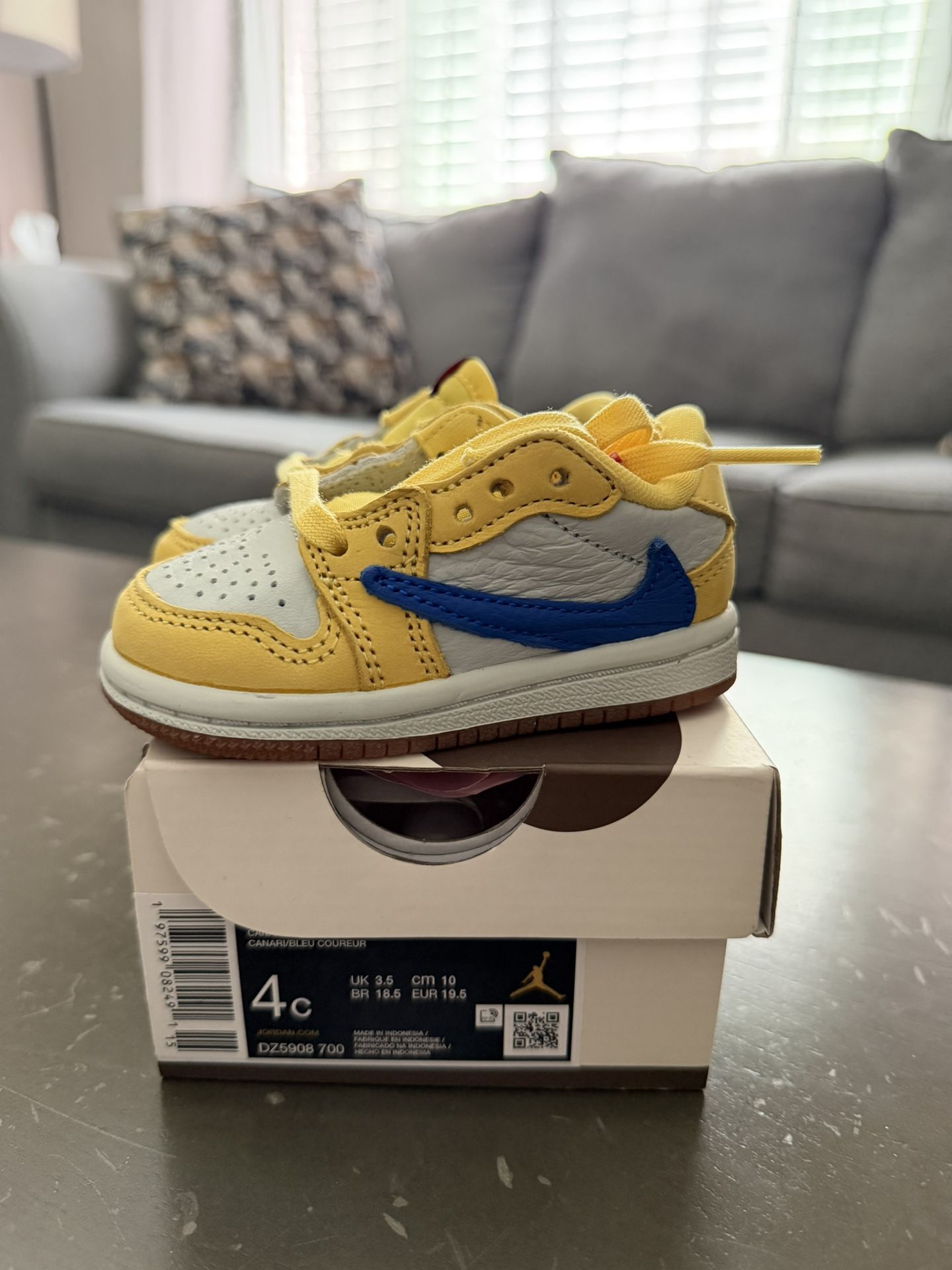 Air Jordan 1 Low Travis Scott Canary