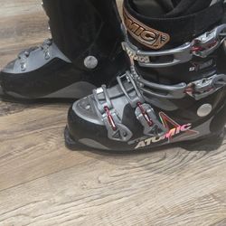 Atomic Ski Boots 24.5-25