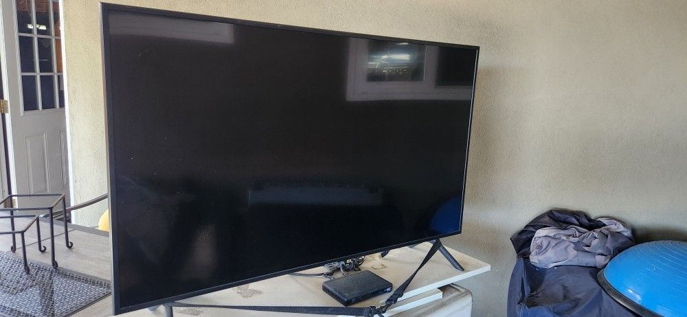 Samsung TV 42" (Not Smart)