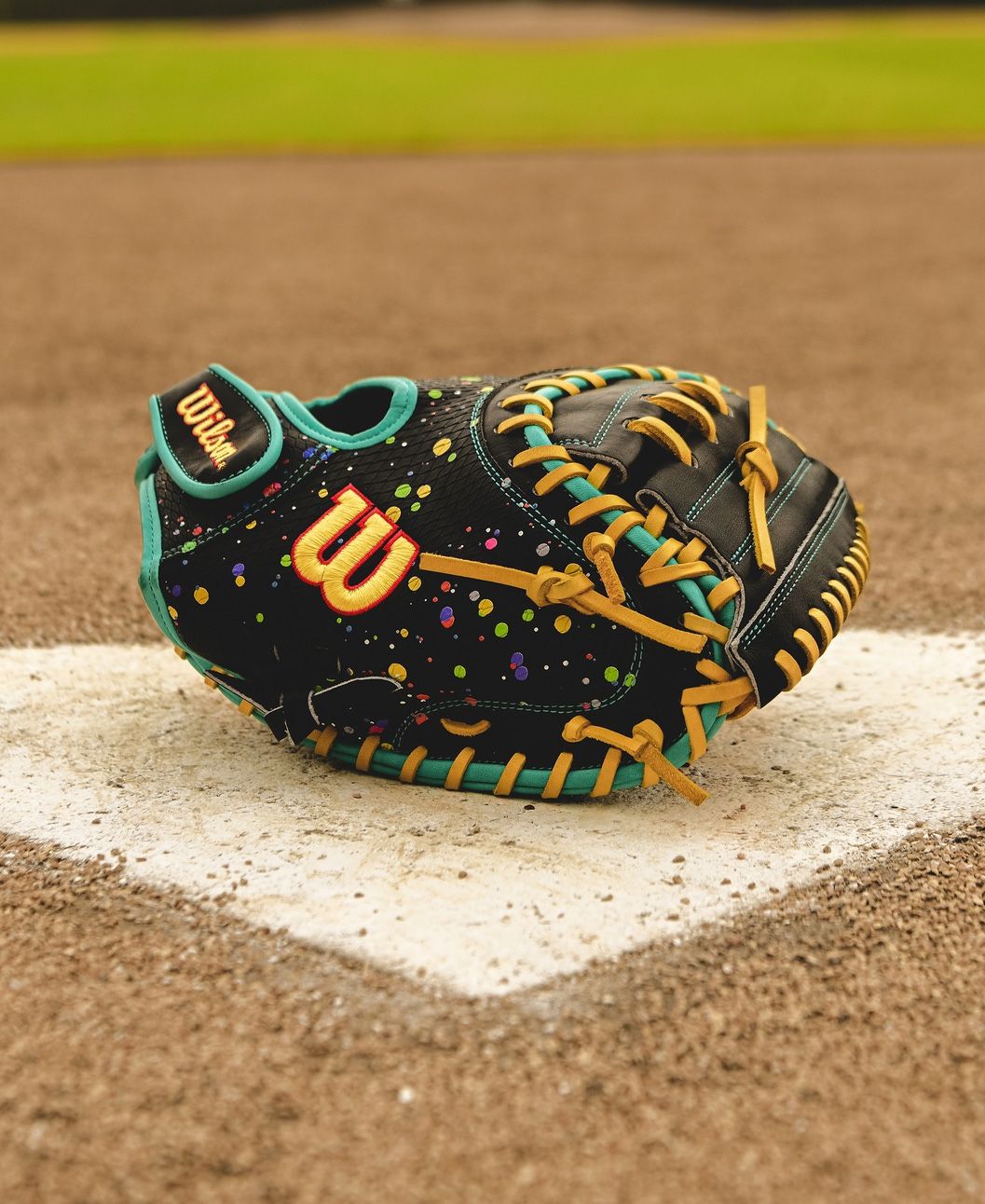 Wilson A2000 Gloves BRAND NEW