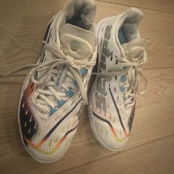 Addidas Tennis Shoes Size 7.5