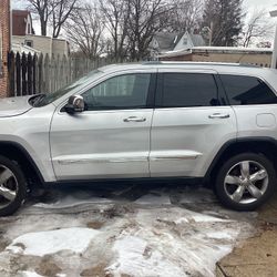 2012 jeep grand Cherokee overland 5.7