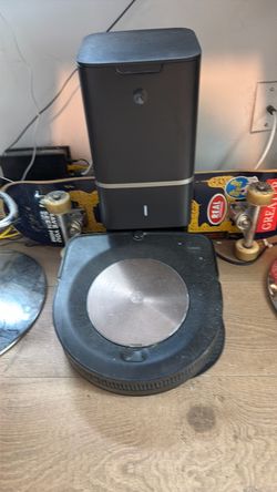 iRobot Roomba Robot Vacuum with Self-Empty Base