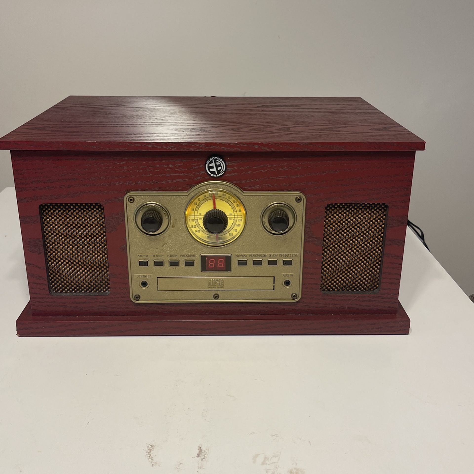 Vintage 5-in-1 Turntable/CD/Radio/Cassette Player with Auxiliary Input