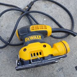 Dewalt Palm Sander 