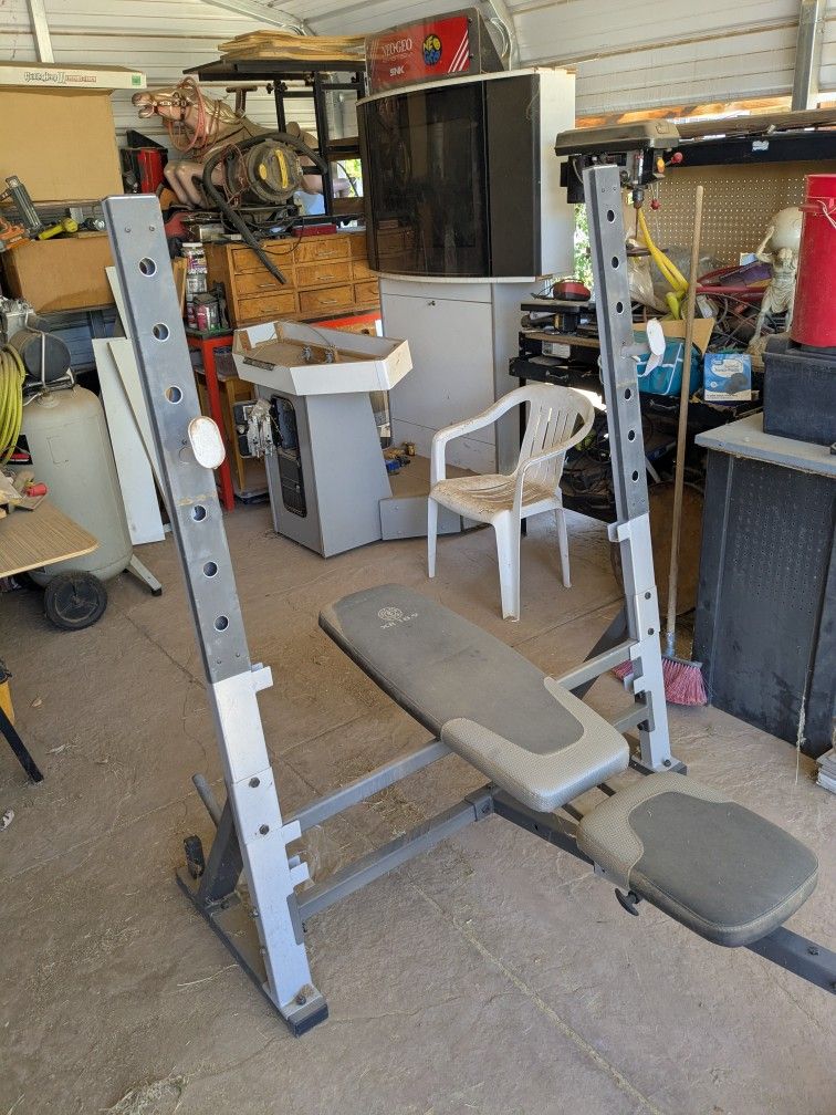 Gold Gym XR 18.9 BENCH PRESS