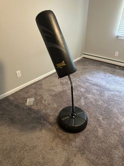 Everlast upright Punching Bag