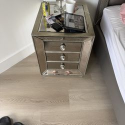 One Mirror Night Stand Solid Wood 