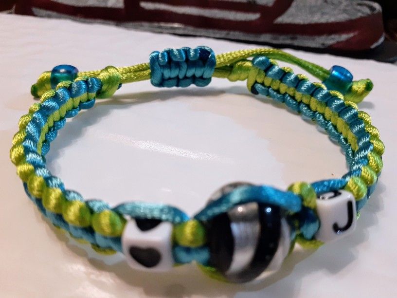 FLAT KNOT BRACELET