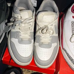 Off White “OOO” Low Tops Grey White