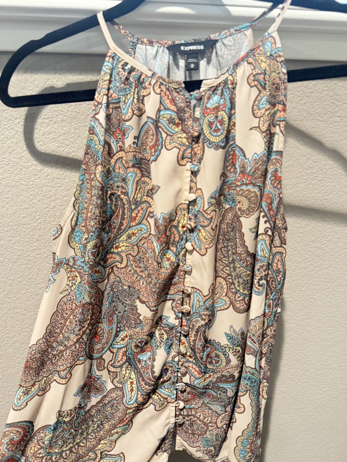 EXPRESS woman’s beige with paisley design top