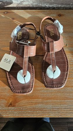 New Womens Brown Sandals Flat T Strap Shoes Size 6