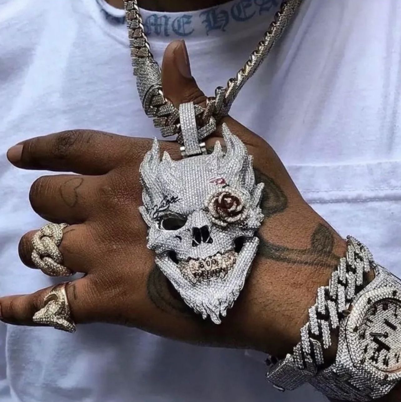 🔥5A Cz Diamond 💎 Skeleton Skull Hip Hop 💎Pendant Silver Plated 🔥Fully Iced Bling and 🔥22Inch Chain🔥