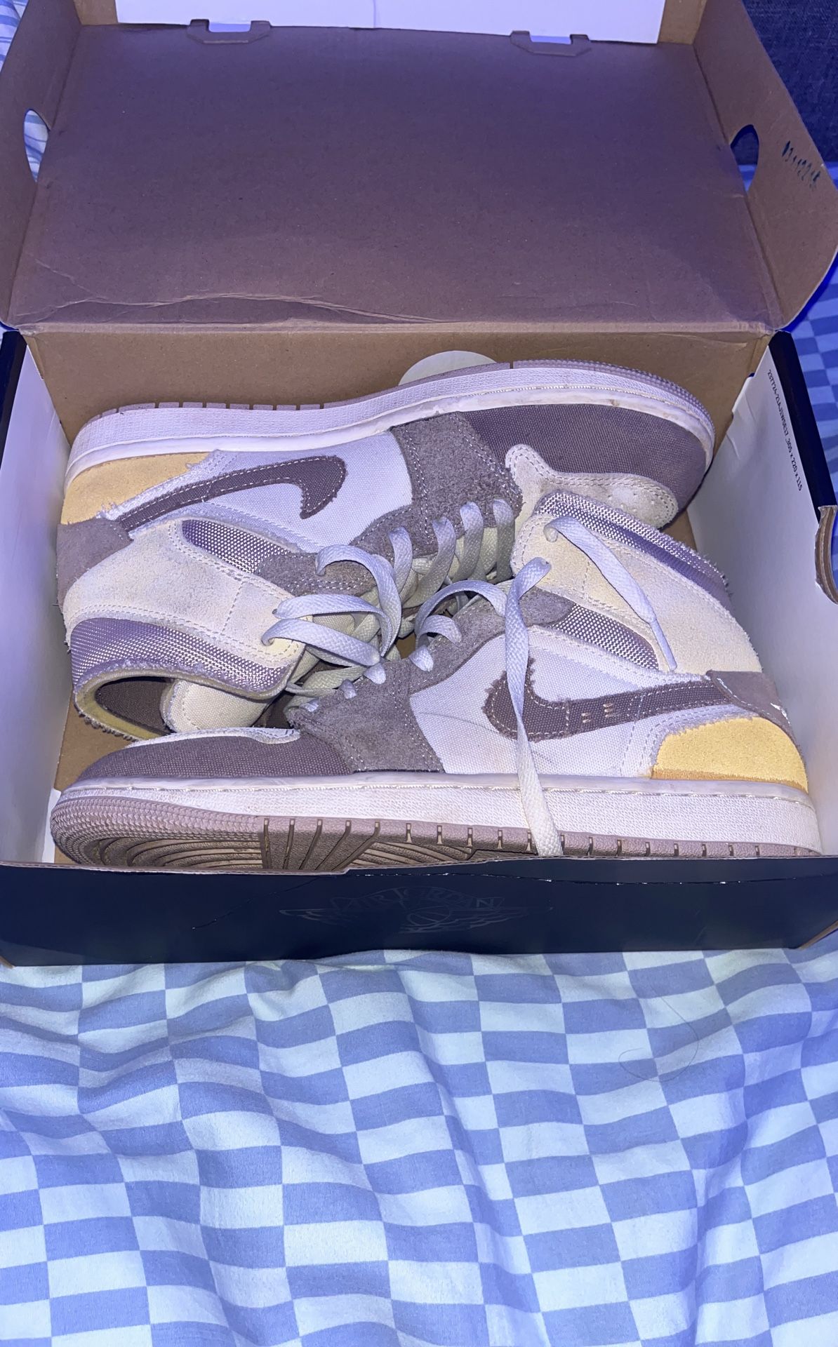 Air Jordan 1 Mid Se Craft