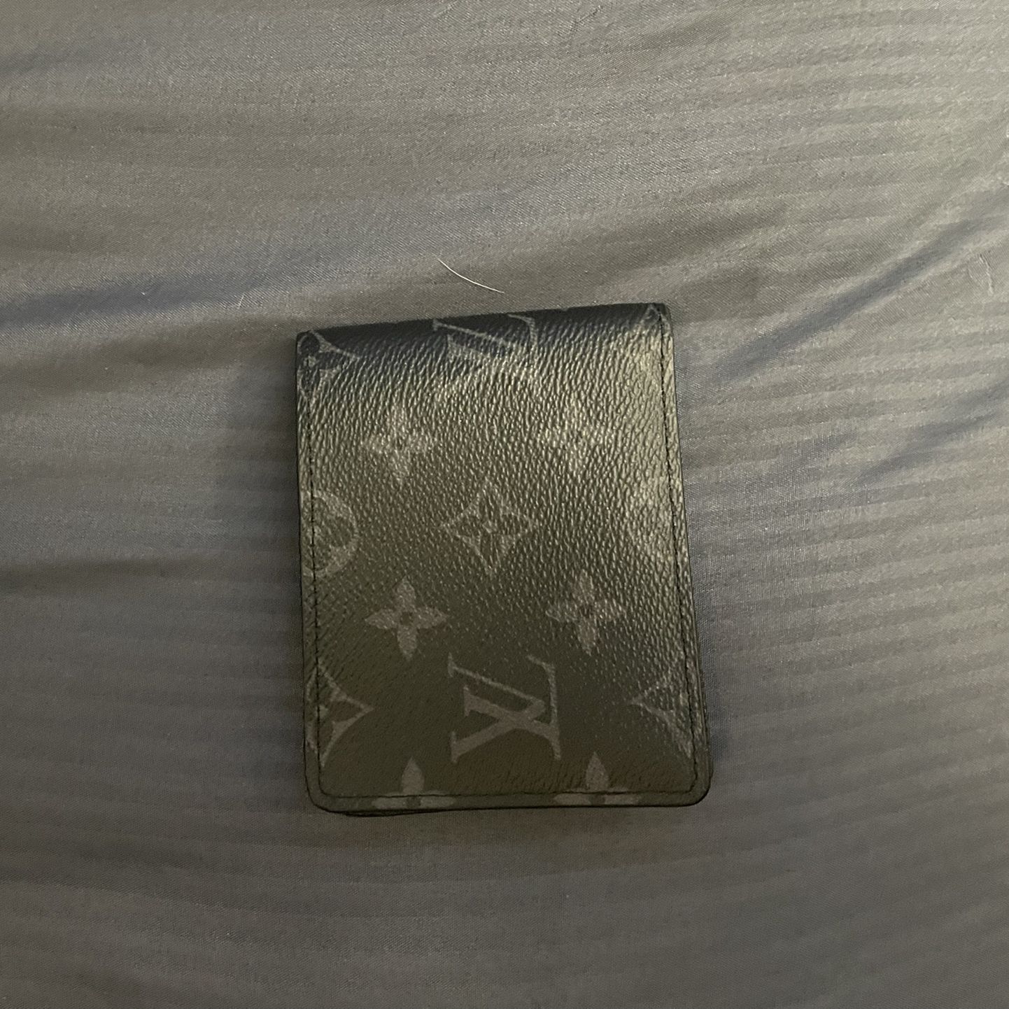Louis Vuitton Multiple Wallet Grey for Sale in Miami Beach, FL