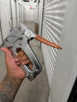 Work stapler