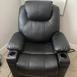 Recliner W/ Pockets & Cup Holders 