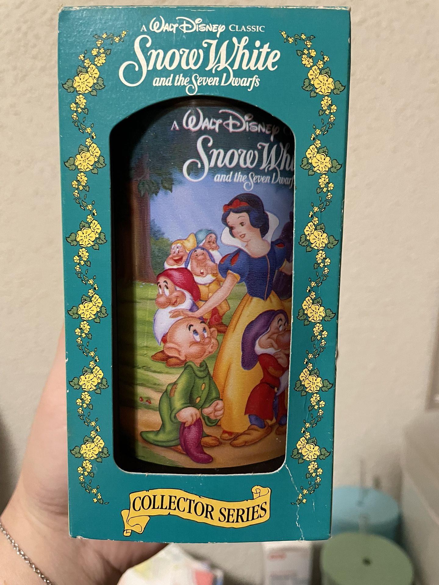 Vintage Disney Snow White Collectors Cup
