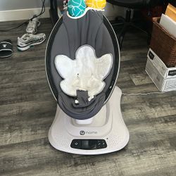 4 Moms Mamaroo