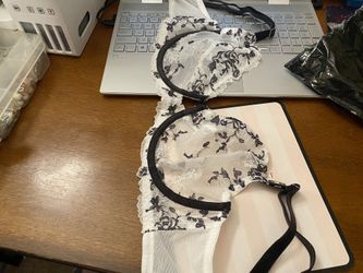 Victoria’s Secret Dream Angels Unlined Demi Bra 34DD
